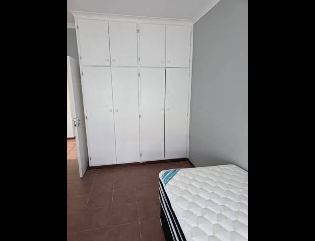 2 BEDROOM FLAT TO LET IN SCOTTSVILLE